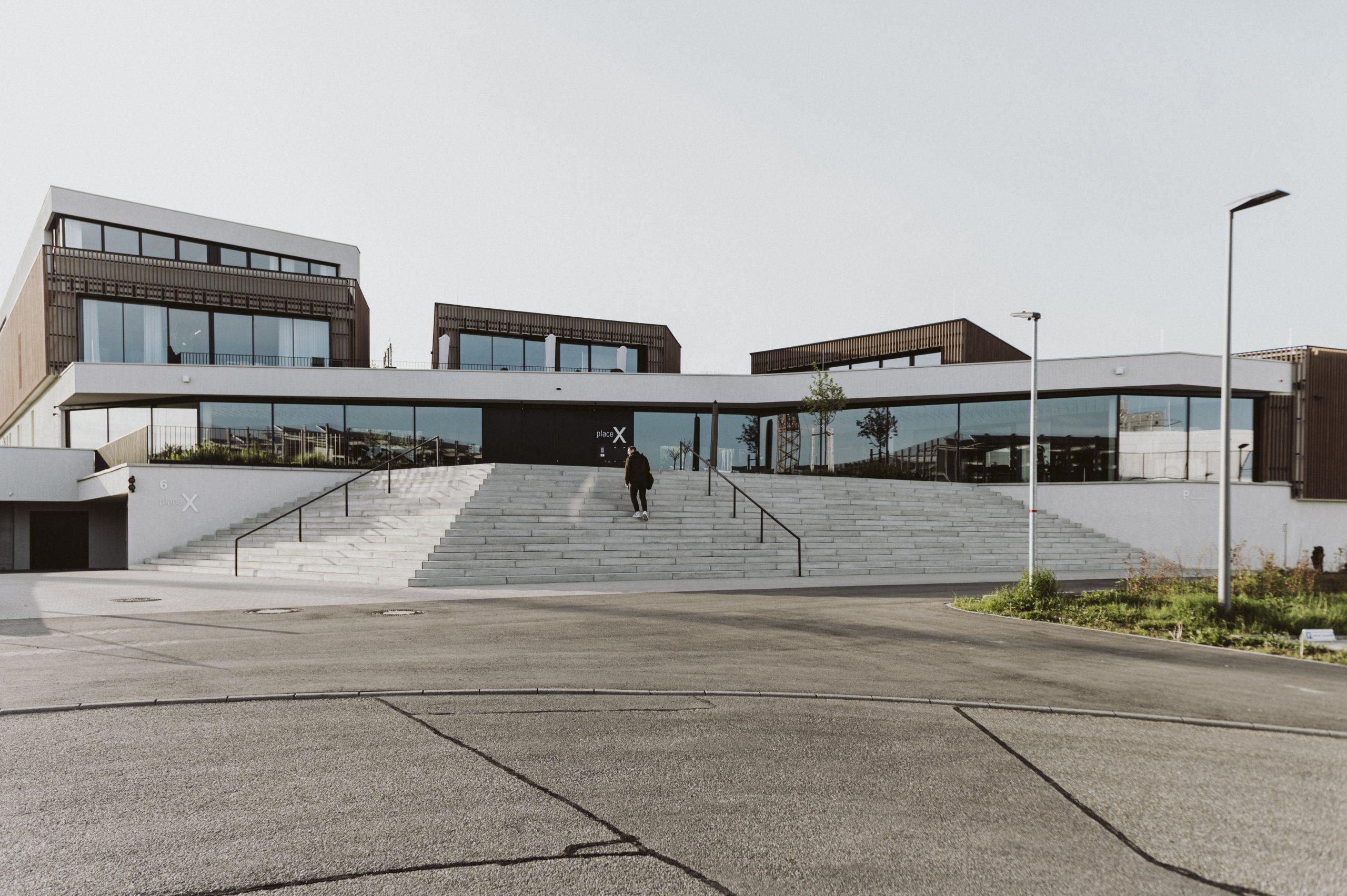 Modern Workspaces at XEPTUM – supporting New Work, digitalization, and forward-thinking workplace concepts.